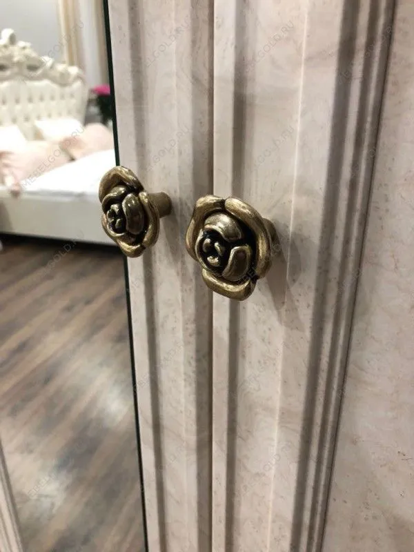 Шкаф Афина 6-дверный (2+2+2) с зеркалом крем корень | изображение 2